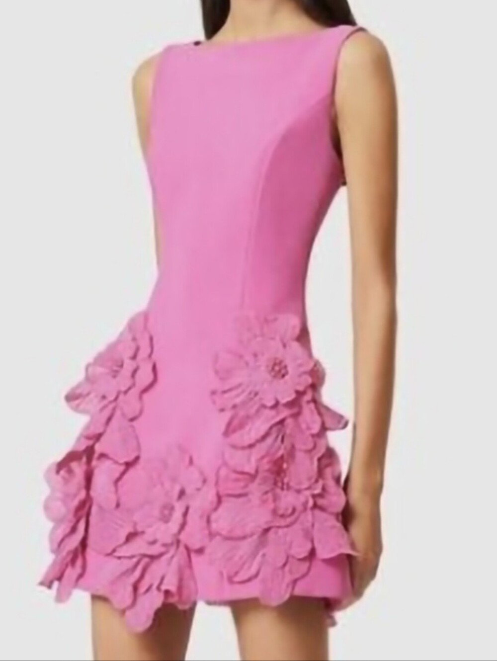 ELLIATT Janelle Mini Dress with 3D Pearl Flower Detail. Worn Once. Size Small